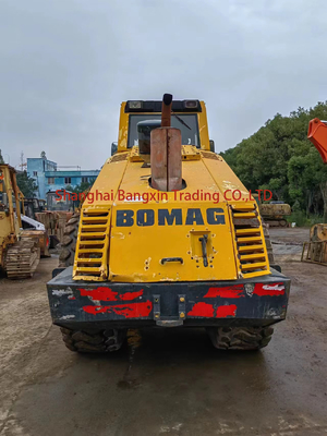 Used Bomag BW-217D Road Roller with 30% Grade Ability in Good Condition