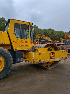 Used Bomag BW-217D Road Roller with 30% Grade Ability in Good Condition
