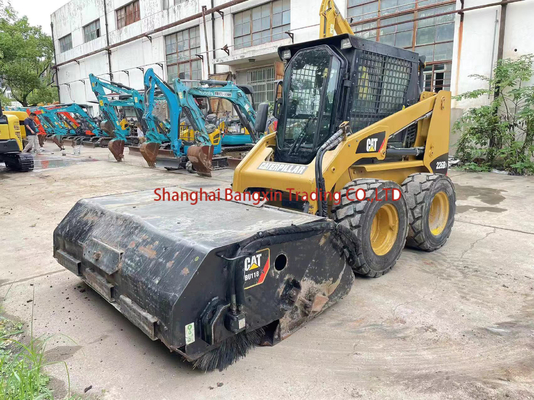 Small machine used skid steer CAT 226 with strong power and hydraulic stability at a